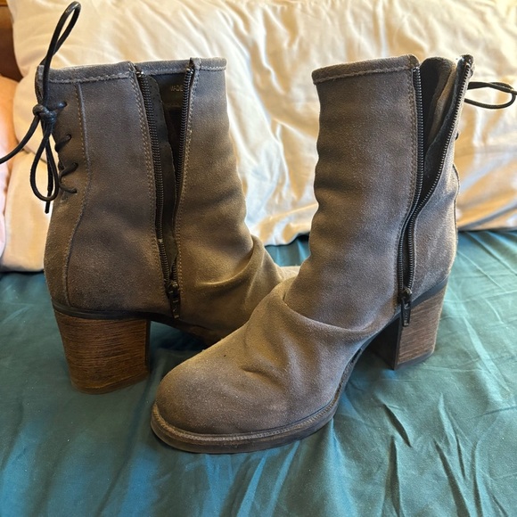 Bos. & Co. Barlow Women’s 38 Grey Suede Slouch Ankle Block Heel Bootie Side Zip - Picture 6 of 10